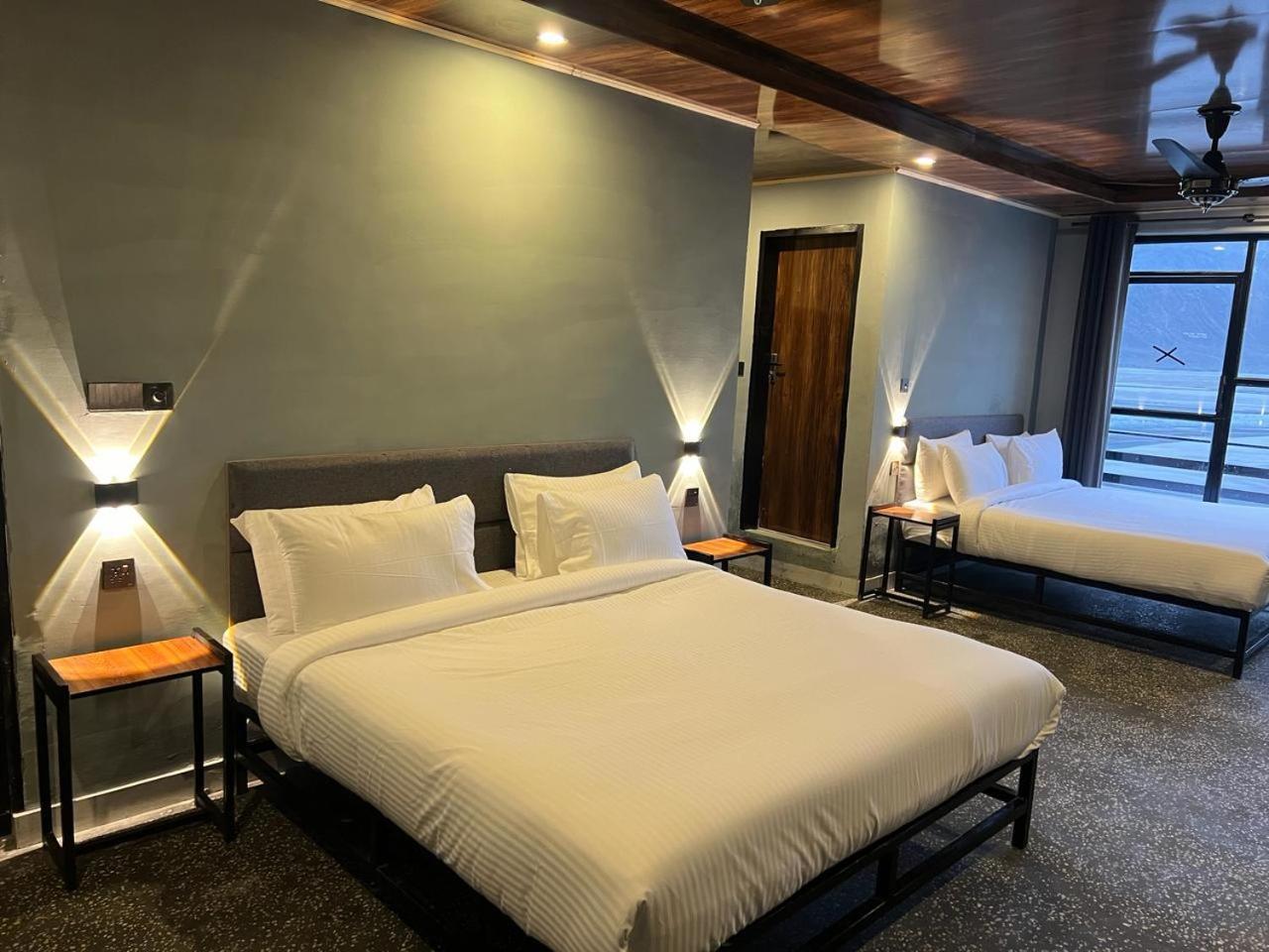 Eat And Read Hotel Skardu Habitación foto